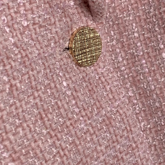 Main Strip Suit Jacket & matching Shorts set from Walker Rose Boutique —Medium - Picture 6 of 10